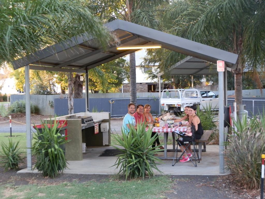 Narrabri Motel And Caravan Park Eksteriør billede
